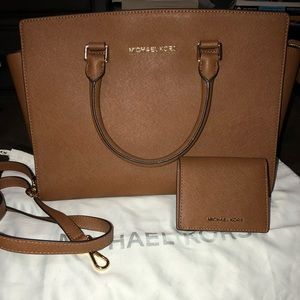 Michael Kors Large Selma with wallet